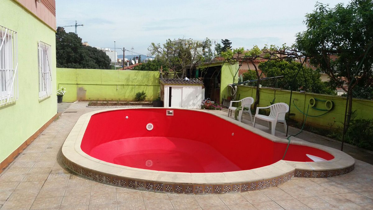 diazpools's tweet photo. #Revestimiento para #piscina # Waterair en color rojo. Renueva tu piscina, te atreves? #Flagpool #Diferencia https://t.co/mMiSHE6Ahp