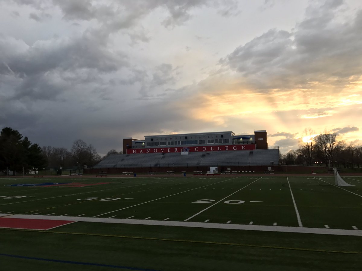 hanover_xctf's tweet image. The sun always rises and the sun always sets. It's just a little more beautiful @HanoverCollege