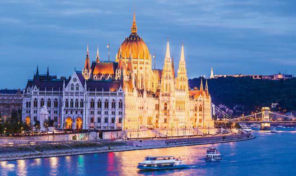 erroridiprezzo's tweet photo. #FERRAGOSTO nella magnifica #BUDAPEST volo + hotel 3* a 169 € da #VENEZIA. Tutti gli #ERRORIDIPREZZO li trovi su
https://t.co/vRjd8VofN5 https://t.co/Etkb2CN4ts
