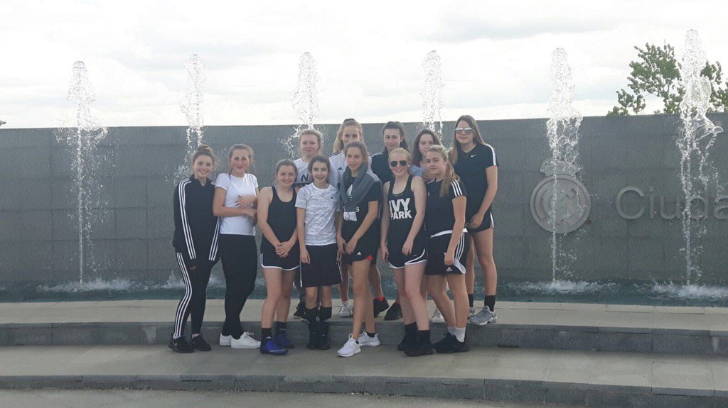 TMAStweet's tweet photo. Y11 girls FC at the training ground in Madrid #posers https://t.co/LOA8hSHDm8