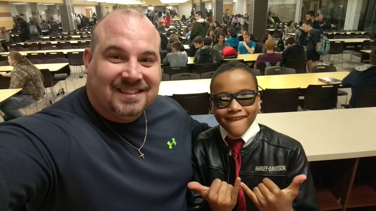insideblitz58's tweet photo. My man Ismael ready to start his Friday at JMHS. Looking sharp as usual. https://t.co/kjw0EGvO3g