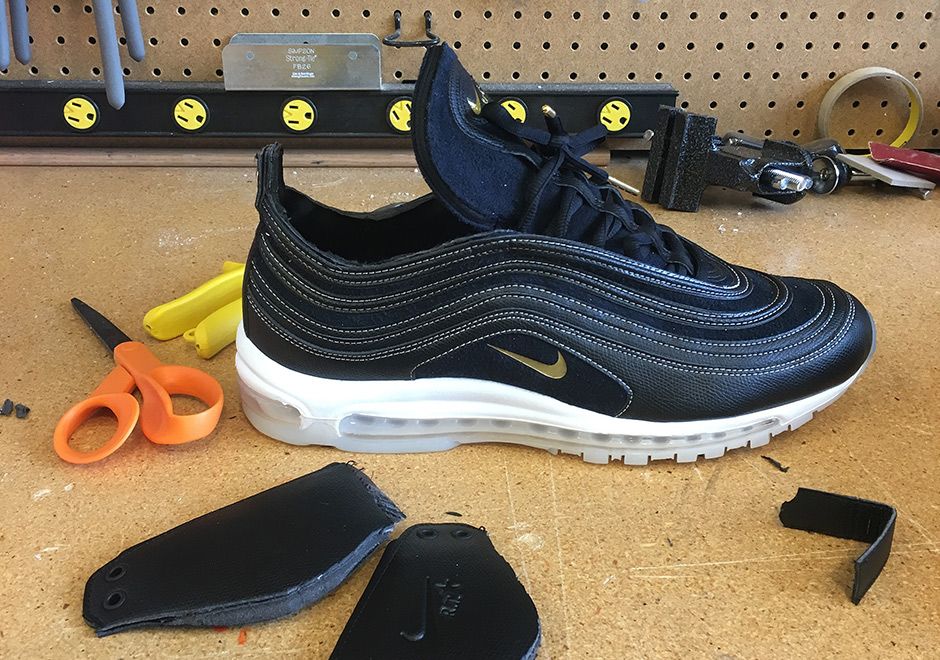 SneakerNews's tweet photo. We'd love to see Tisci's Air Max 97 with a normal ankle collar https://t.co/FEBPewWnZN https://t.co/Sf4KGjP7KX