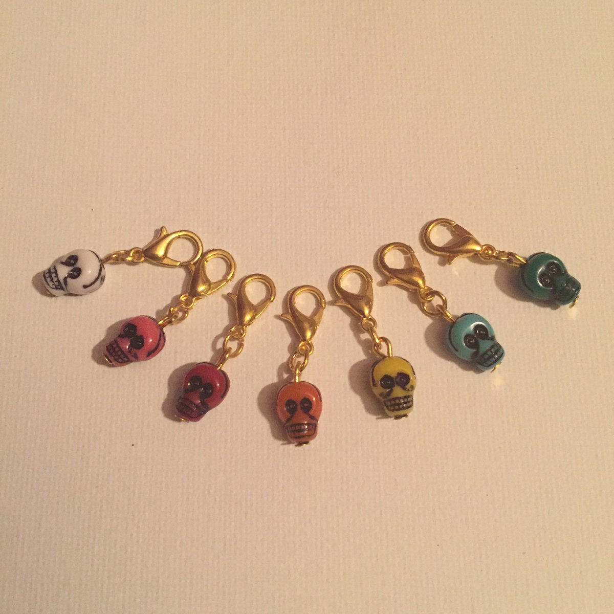 madefromwhat's tweet photo. Mix 'n' Match Stich Markers -> https://t.co/0Cu8M1P8Ez #Stickmarkers #crochetmarkets #knitmarkers #charms #knittingaddict #crochetaddict https://t.co/Ad5E9SPWjG