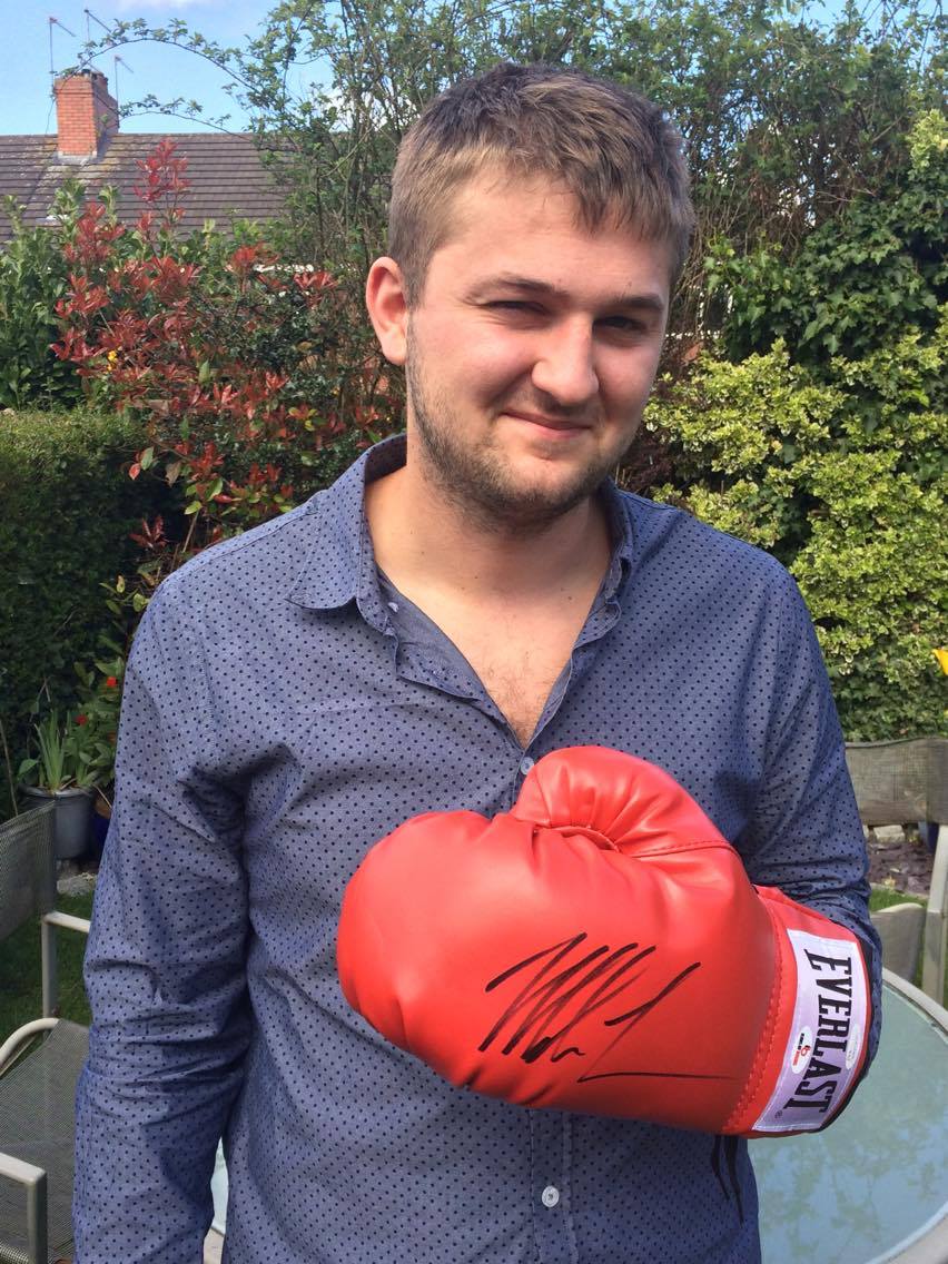 TrackDigitalM's tweet photo. Received my boxing glove signed by @MikeTyson. Thanks to #Iconsofboxing for donating the glove to raise funds for #Parkinsons #lovestaffs https://t.co/JUvFMQkVTp