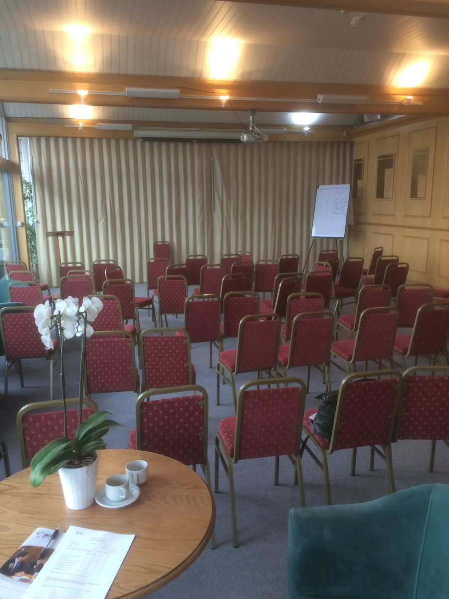 Setting up ready for Referral Skills Workshop with the one, the only Mr @neilgiller #giversgain