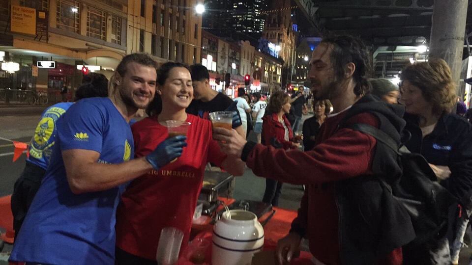 flightamins's tweet photo. Thanks to our volunteers, for giving our healthy #Flightamins drinks to our homeless mates! #sharingiscaring @TheBigUmbrella1 #100%natural https://t.co/DczBmDJMks