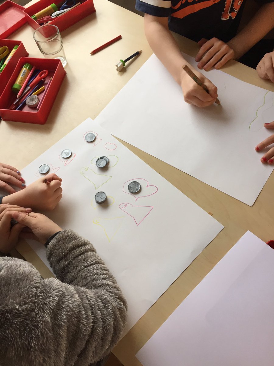 JeanetteArvid's tweet photo. Problemlösning - man kan tänka och räkna på många olika sätt... 😉 #förskoleklass #fklass #Villanskolan #malyft https://t.co/NIsuLrmqJO