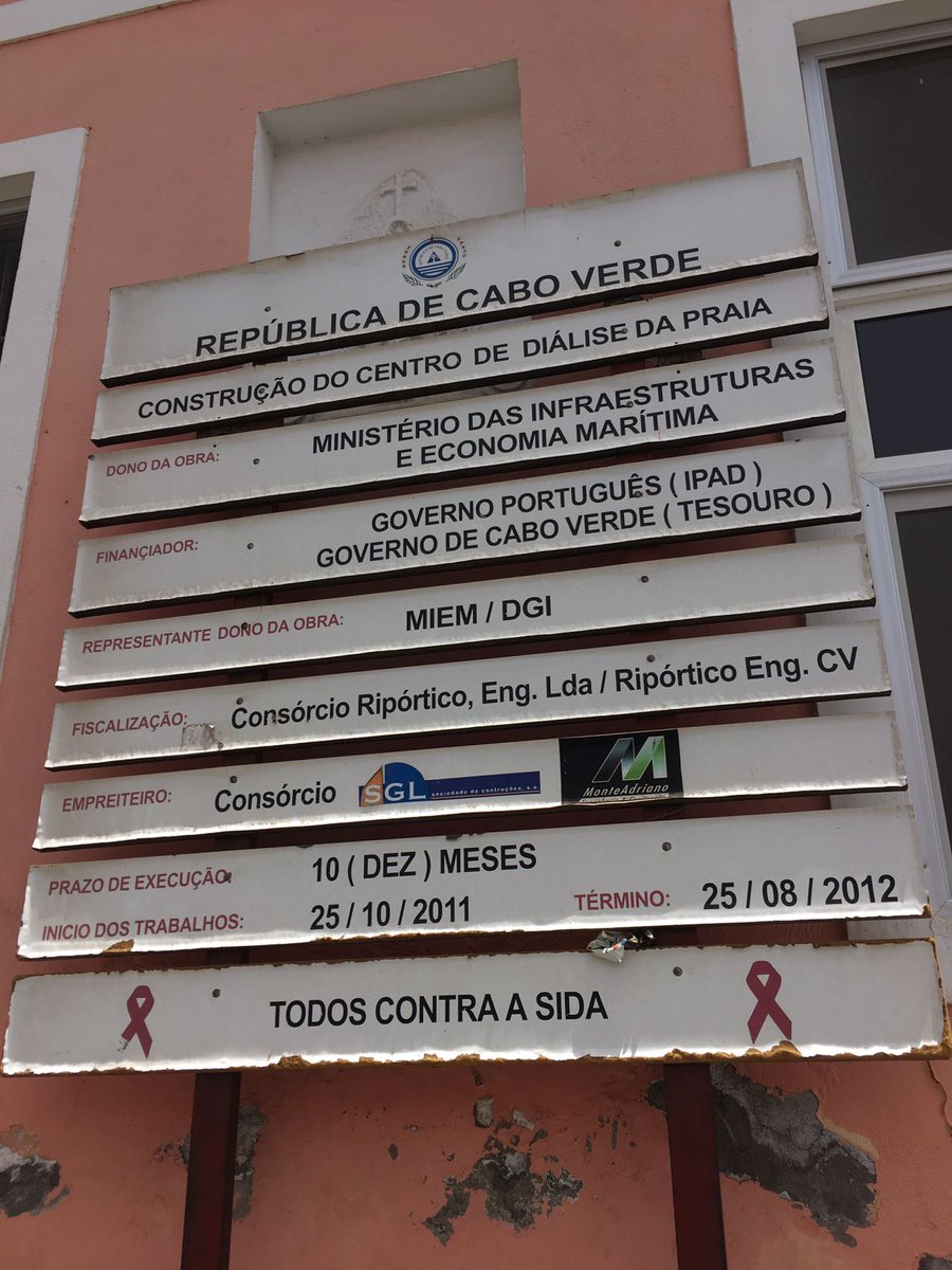 prosics_'s tweet photo. Visita de l'equip #PROSICS @VHIR_ a l'Hospital Agostinho Neto de Cap Verd #zika @icscat https://t.co/frlmP6N5Hk