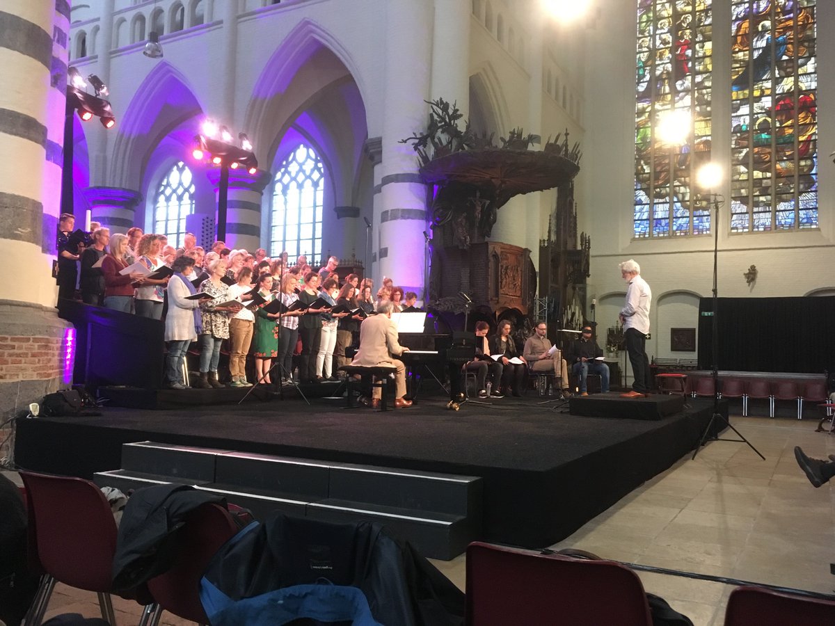 Generale repetitie is in volle gang... Stabat mater concert 1 en 2 april. Er zijn nog kaarten op de zaterdag. 
stabatmater.nl