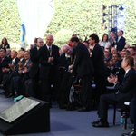 Image for the Tweet beginning: Emotivo aplauso de pie a