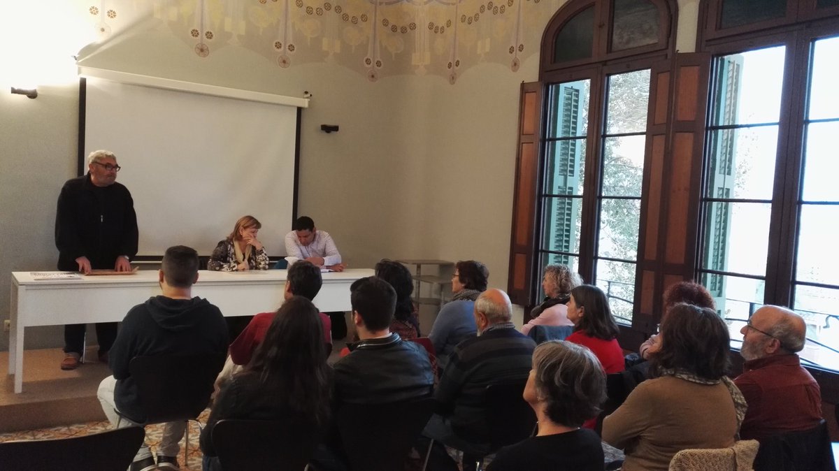 AteneuRubi's tweet photo. Avui inaugurem la mostra 'Saharians al mig del no-res' amb una xerrada sobre el projecte 'Vacances en pau' https://t.co/ATpmaOGUw4 #rubicity https://t.co/9BW6Dw2k8e