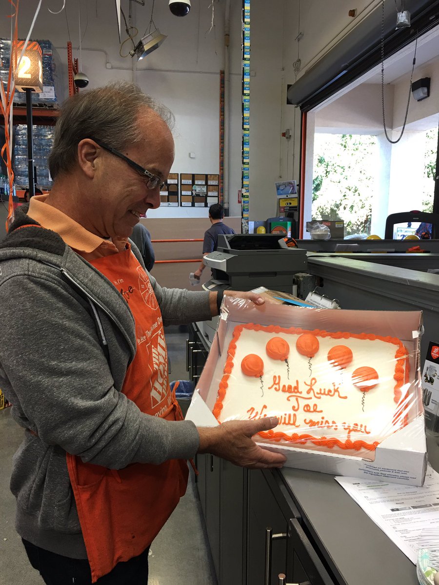Dbarbieri0642's tweet photo. Joe our PA last day , will be going to a store in Pennsylvania. Good luck Joe! We will miss you https://t.co/V8lWGKJqPF