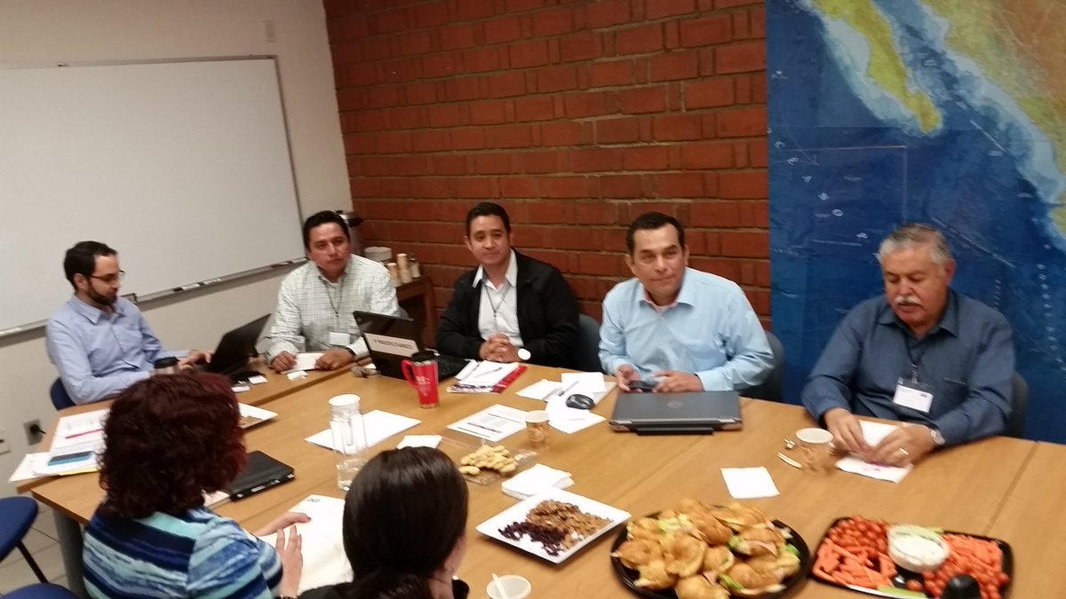 plan_ambiental's tweet photo. Finalizando una extensa semana de trabajo en la Reunión Anual del #Complexus https://t.co/GLzLIQJ7N2