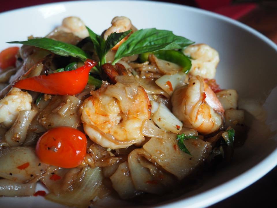 Mayureethai's tweet photo. #Baltimore #RainyDay got that #FridayFeeling for comfort - Drunken Noodles are like a silky blanket to get warm with - get some! https://t.co/gSjfxrG0Xr