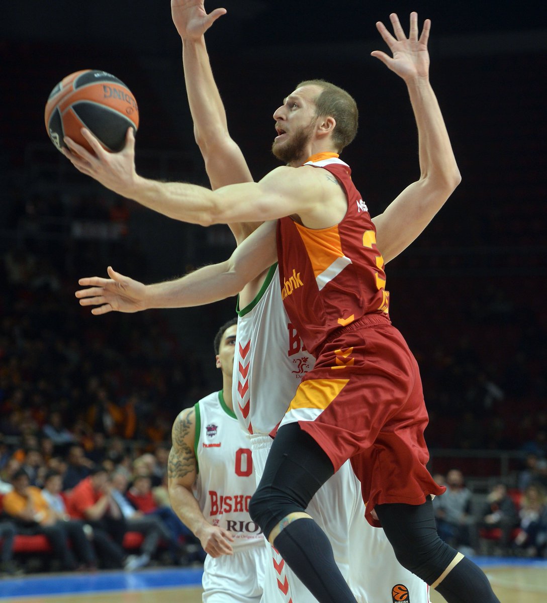 GSBasketbol's tweet photo. İlk Yarı Sonucu: Galatasaray Odeabank 44-60 @Baskonia #GSlive #GSOBNK https://t.co/MRzI9GutfW