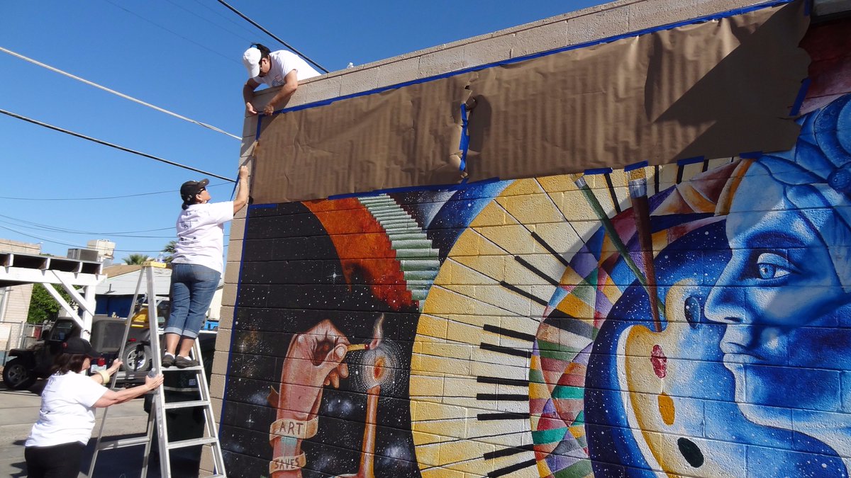HandsOnPHX's tweet photo. Never participated in a Serve-A-Thon before? Make our 24th annual event your first! Families and groups are welcome! https://t.co/jdcD2DfyFi https://t.co/OoPjETDgvy