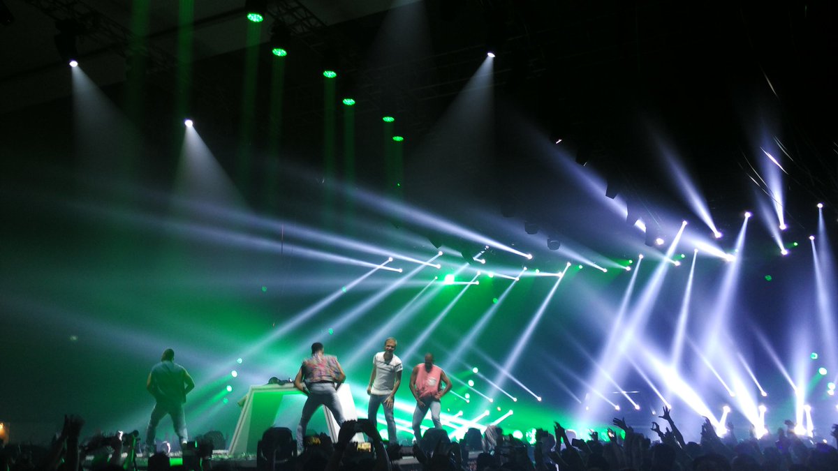 merchmaniacs's tweet image. Now @arminvanbuuren is in the house!! Promoted by @EuphoricsEvents  #ArminOnlyEmbrace  #arminonlyjkt #MMLiveTweet #MMMedia