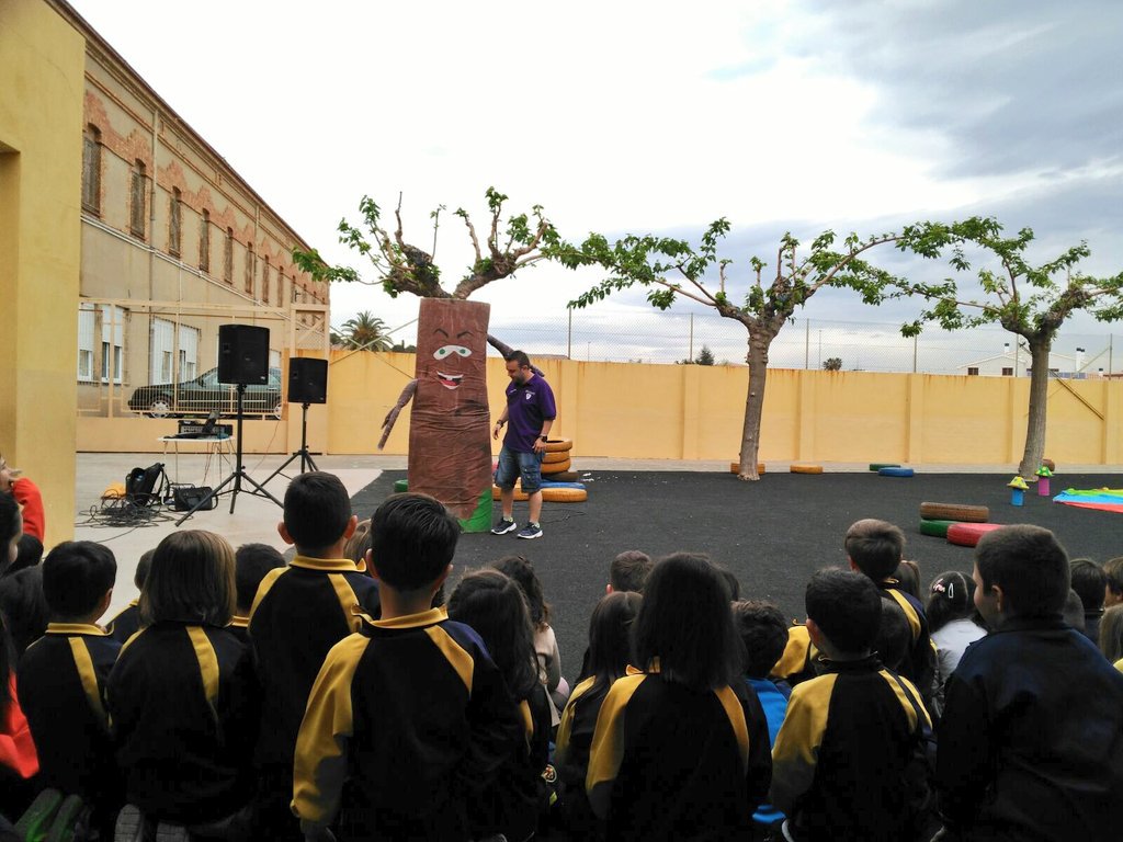 CarmelitasVila's tweet photo. INFANTIL
El projecte de "Màgia" hem acabat, 
en bruixes i mags en hem transformat! 

Gràcies @grupanimat1 per unes activitats tant màgiques! https://t.co/SlfQgO0EfJ