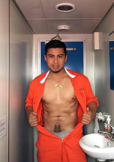 DickpicPinoy's tweet photo. Hot Seaman! 👅👅 https://t.co/LqCj29z4tY