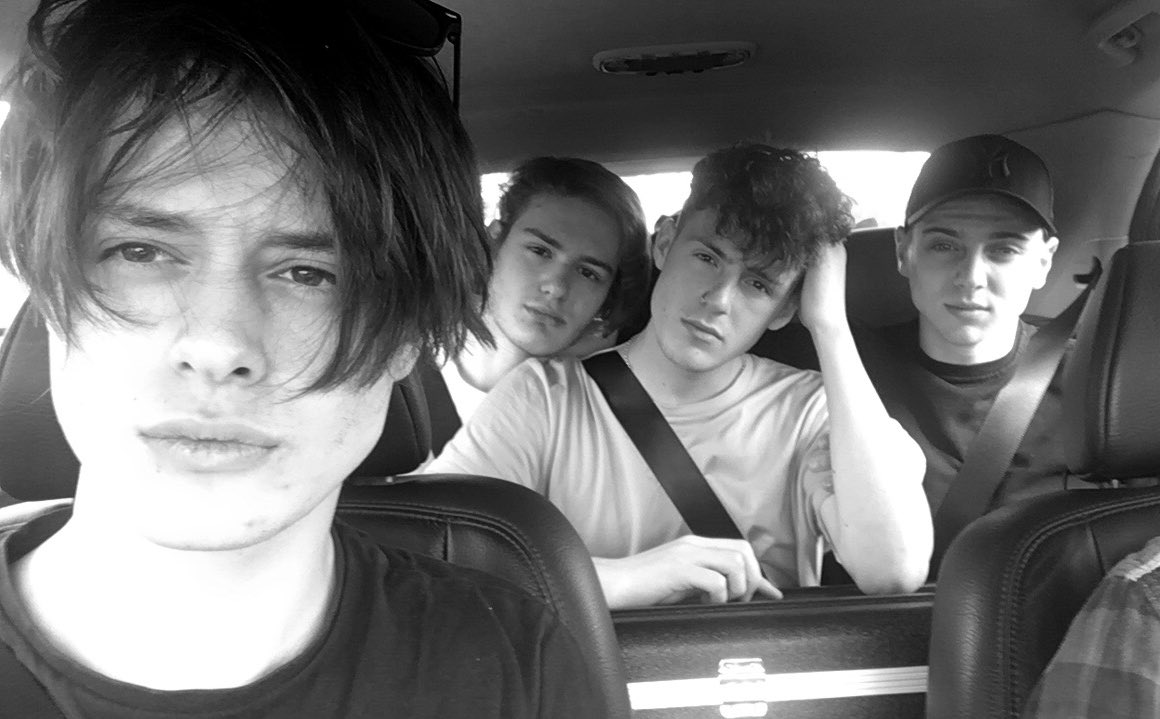 London get ready!!

<a href="/TheAmershamArms/">Amersham Arms</a> 
@ABSENTKELLY