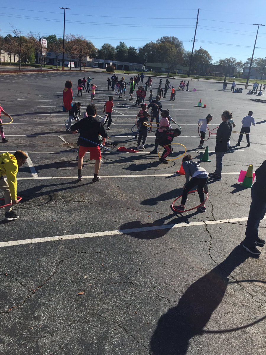 IAS_principal's tweet photo. @IAS_sharks support @American_Heart with Jump Rope and Hoops for Heart! #hearthealthychoices #roaryricks https://t.co/pEZBj7thNO