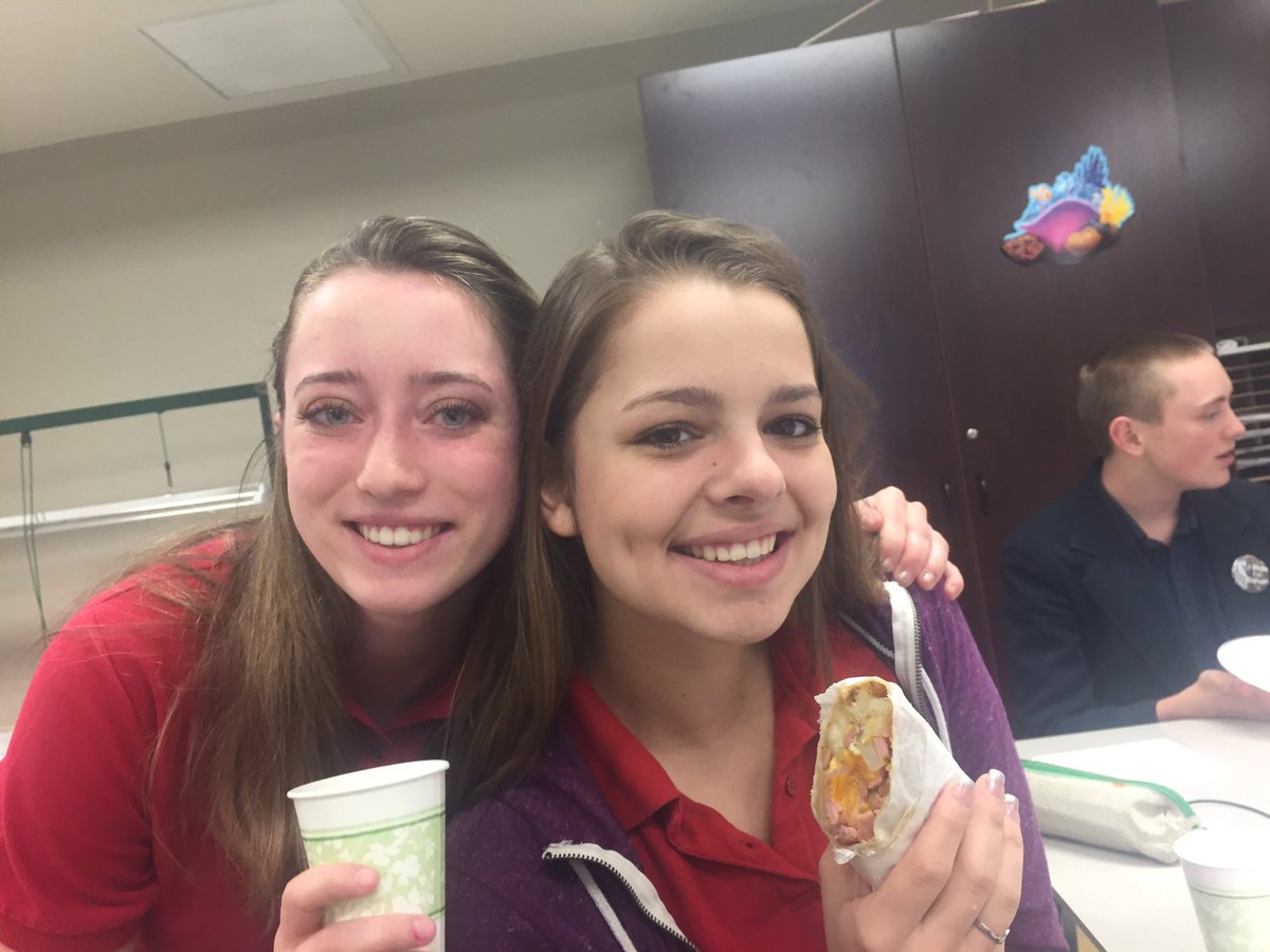 StefanieSlade's tweet photo. AP Bio is always better with a egos https://t.co/mRpKJcJoT9