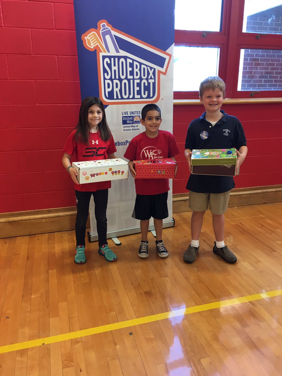 walker2WA's tweet photo. @walearns @UnitedWay Shoebox project!! Helping hands!❤ https://t.co/hqVMd32Cem