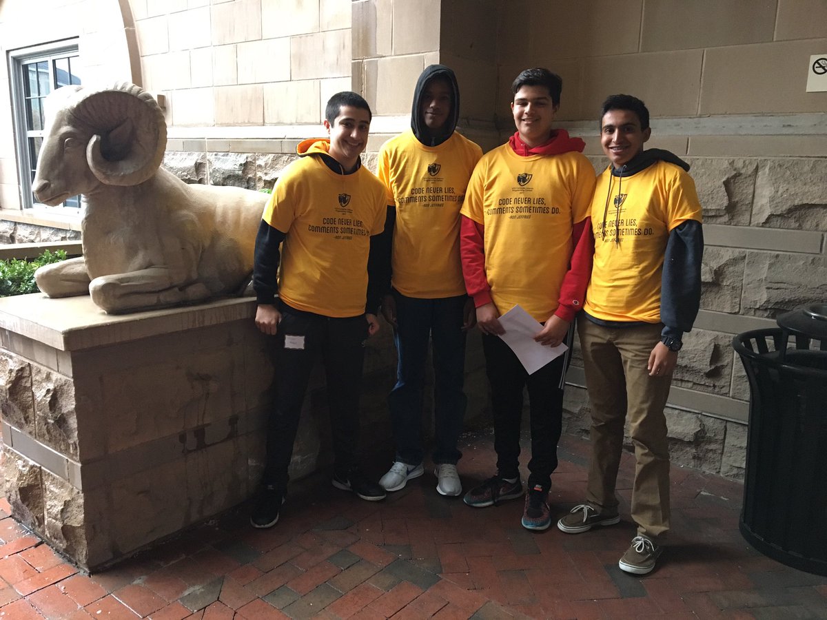 Cossa_Codes's tweet photo. Feeling right at home with our RAM friend #VCUEngineering #vcuhspc https://t.co/kpLRZQR2V2