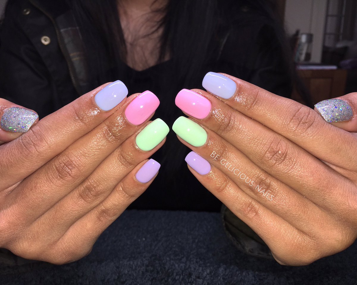 be_gelicious's tweet photo. #Easter #spring #calgeluk #gelbabes #begeliciousnails #nails @Looouu @IzabelleHammon 💕🌈🐰 https://t.co/tkuyJH3vma