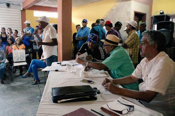 reportemonagas's tweet photo. A casa llena la reunión de ayer con el equipo de trabajo de #Caripito ¡Seguimos trabajando, ahora más que nunca comprometidos con #Monagas! https://t.co/EGQZkkiEfK