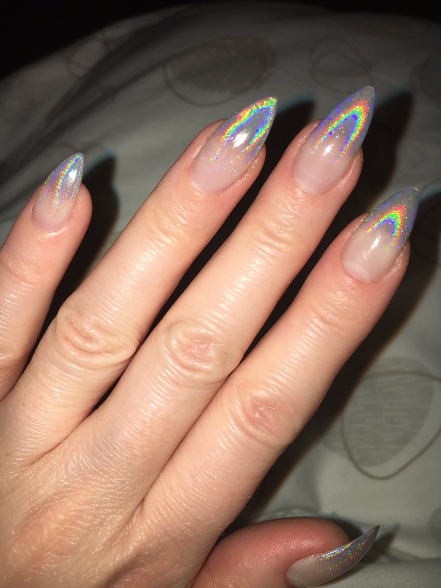 be_gelicious's tweet photo. Chrome fading 🌈 #Calgeluk #gelbabes #nails #begeliciousnails @IzabelleHammon https://t.co/RPHaGIdMEr