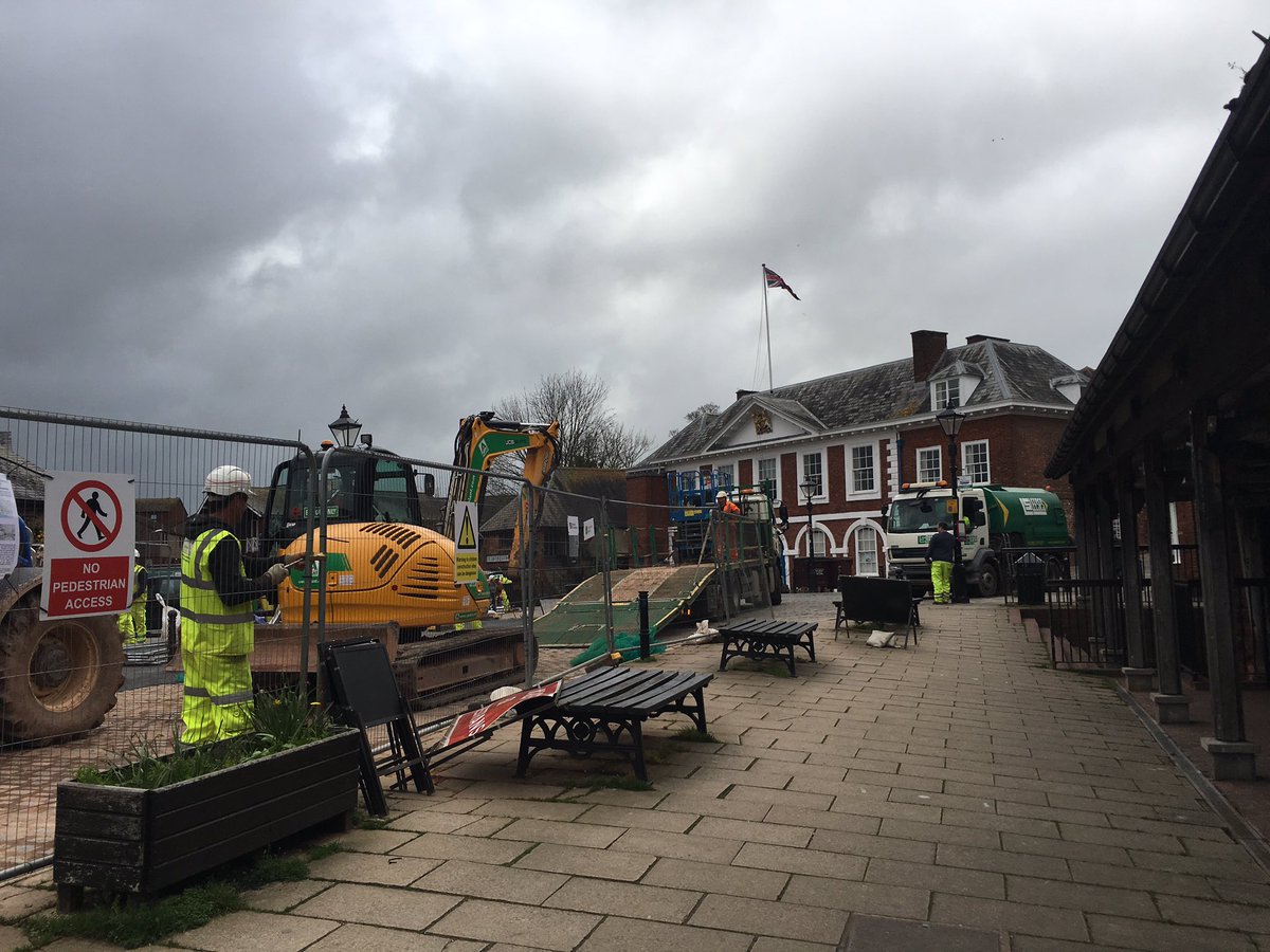 Hurray @BAMNuttall are removing the fences! #ExeterFDS #ExeterQuay