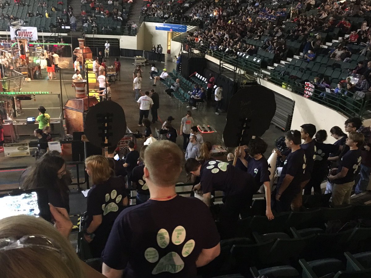 KenChaffin's tweet photo. Team 128 in Cleveland!! #BOTCATS #GHSDreamBig #PTBB https://t.co/aZ4c0kvkHB