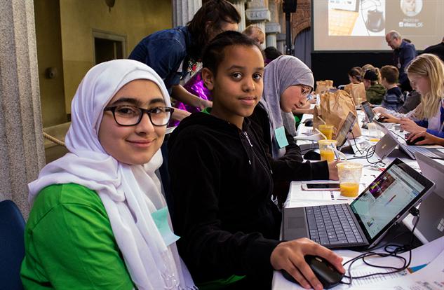 Viviane_Jaeger's tweet photo. Part of the volunteer team to get 400 school kids excited to learn coding @kodcentrum hackathon event at #Stadshushacket!! https://t.co/LXRVvXB2U2