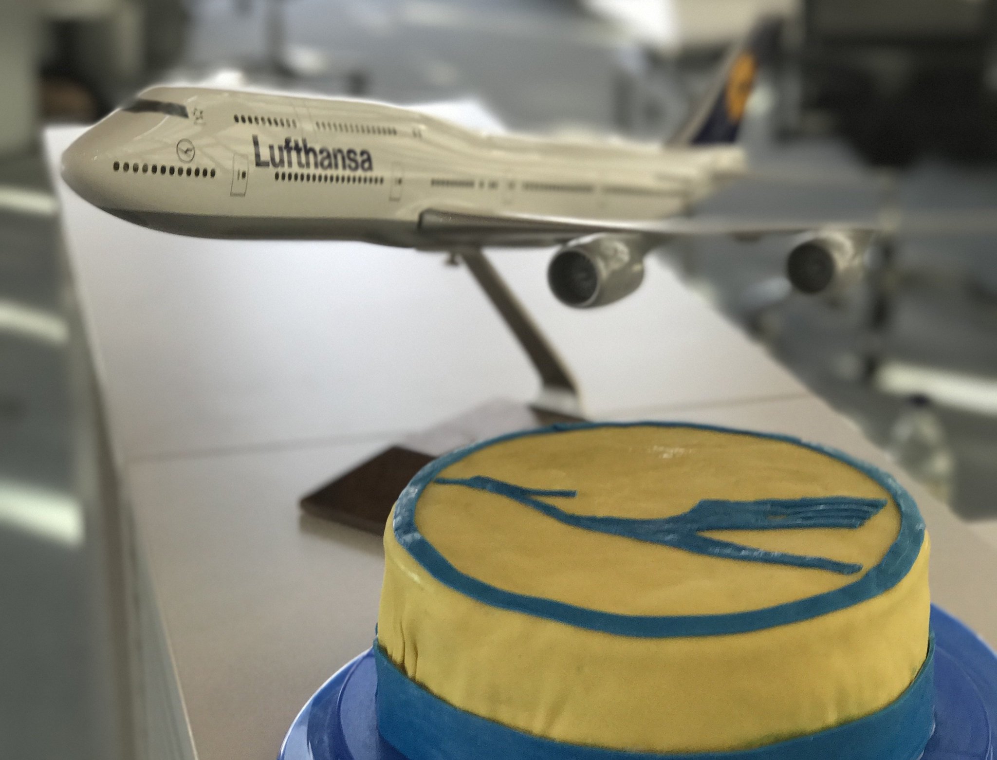Lufthansa News On Twitter Well We Certainly Have A Happyfriday What A Lovely Cake From Our Trainee Who Has Her Last Day Today All The Best To You Lisa Marie Https T Co Eegwpfdewq