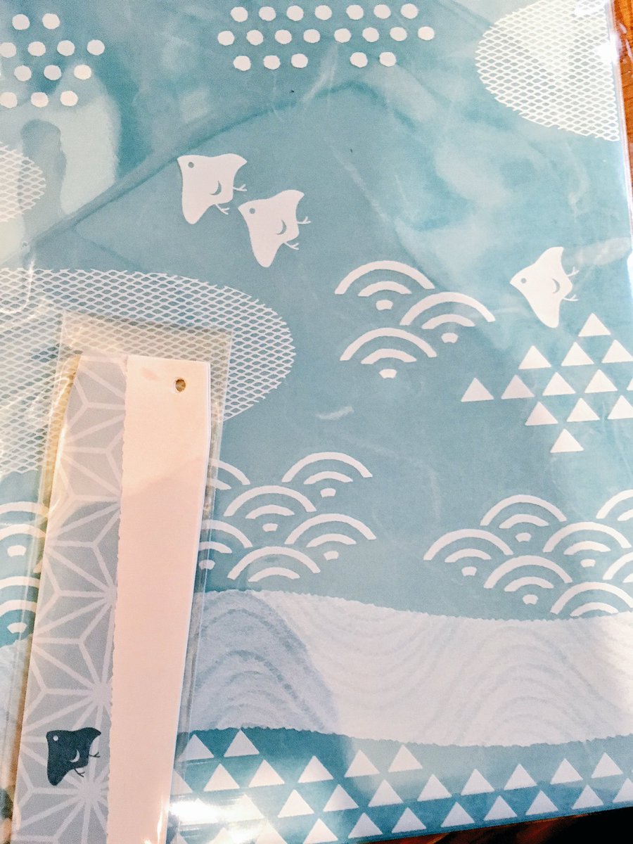 とま ダイソー行ったらかわいい和物文具 がいっぱいあったから買った ただ好みだった椿柄封筒 忍たまの水軍っぽい千鳥柄袋 よさこい法被みを見出したシール ポンポン ケンダマン等昔のおもちゃキャラ的な意味で気になるのでからりさーん って