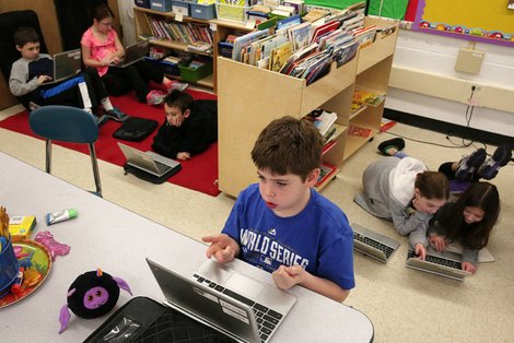 ZeveraHost's tweet photo. Cloud computing pushes into the classroom, but not without challenges
https://t.co/NYixIEUZir https://t.co/m0lA8xpIeC