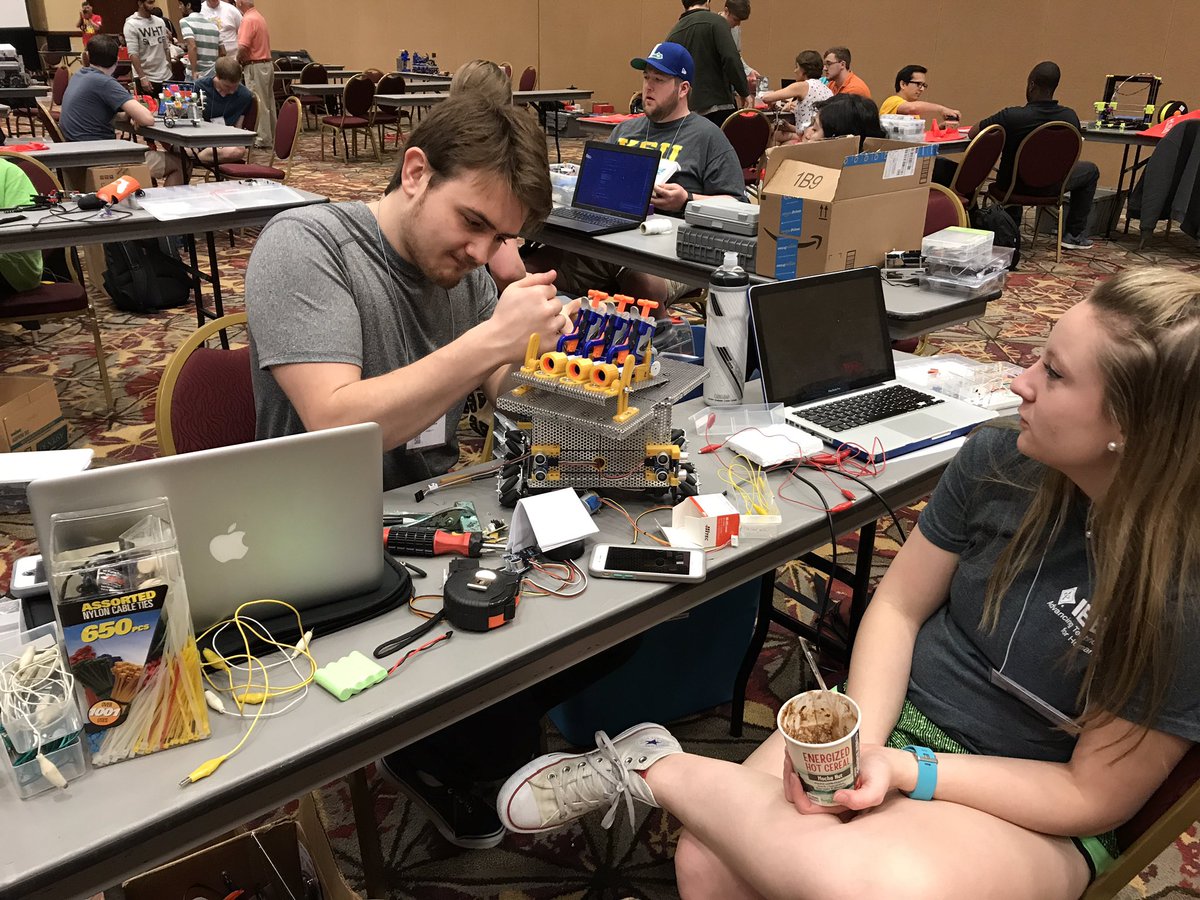 ReginaHannemann's tweet photo. @UK_ECE @UKEngineering #IEEE student branch working to get their robot ready for the #southeastcon17 hardware competition https://t.co/Jyh0gtsCve