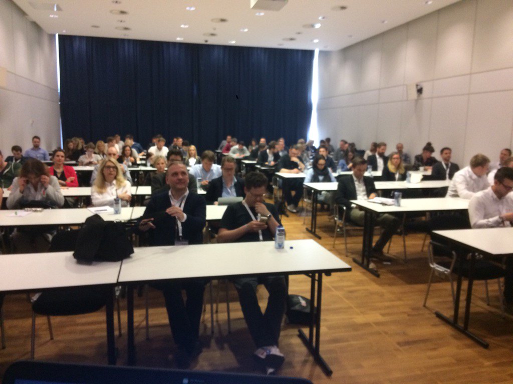 AiH31k0's tweet photo. Und los gehts #seoforlife #speaker #omkb https://t.co/1eHfxoptSS