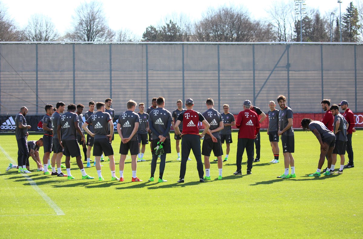 "Wollen bis zum Schluss jedes Spiel gewinnen" - Der Vorbericht zu #FCBFCA ➡️ fcb.de/VBFCBFCA #packmas https://t.co/CEKAFtJsPg