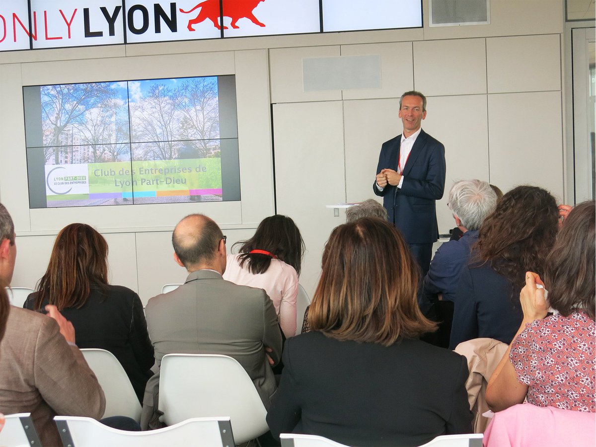 Une très belle conférence sur l'international ce midi ! Merci à tous les participants !
#onlylyon #lyonpartdieu #lyon #international
