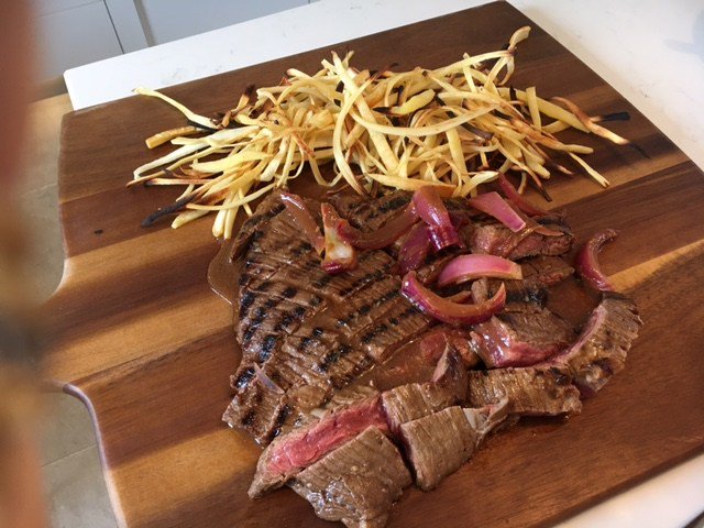 Steak and chips…what more can I say? hamptoncookery.wordpress.com/2017/03/31/ste…
