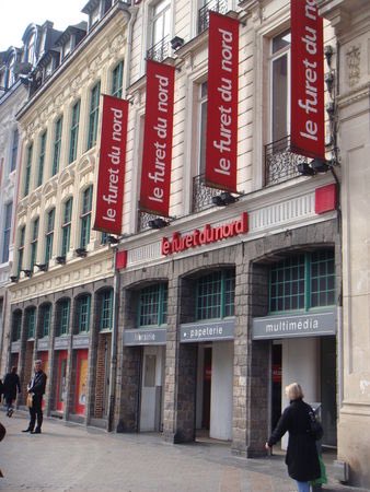 TohuBohuParis's tweet photo. vu en passant, notre #Dalida dans la sélection du @furetdunord de Lille, très belle librairie (la plus grande d'Europe) 🙂#VendrediLecture https://t.co/TB4qRk69IY