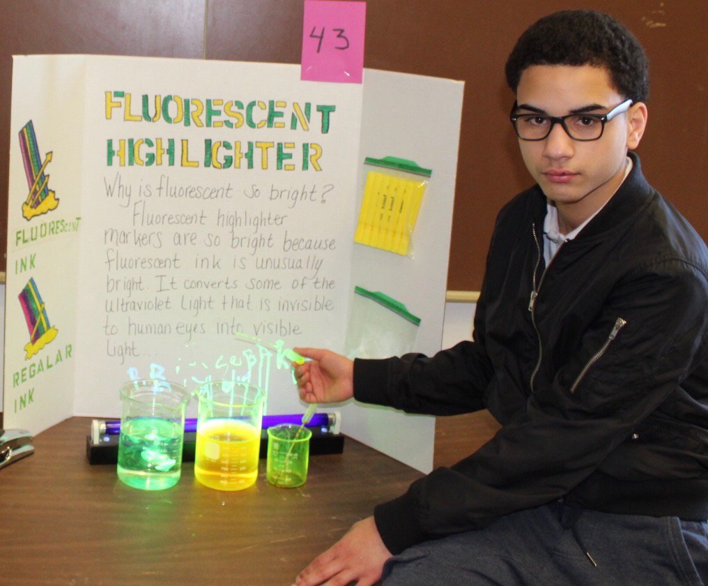 ses_middle's tweet photo. Great work Middle School students on the #MiddleSchoolScienceFair! Too many excellent presentations. Votes are too close to say who won! https://t.co/JK7qdgNiP1