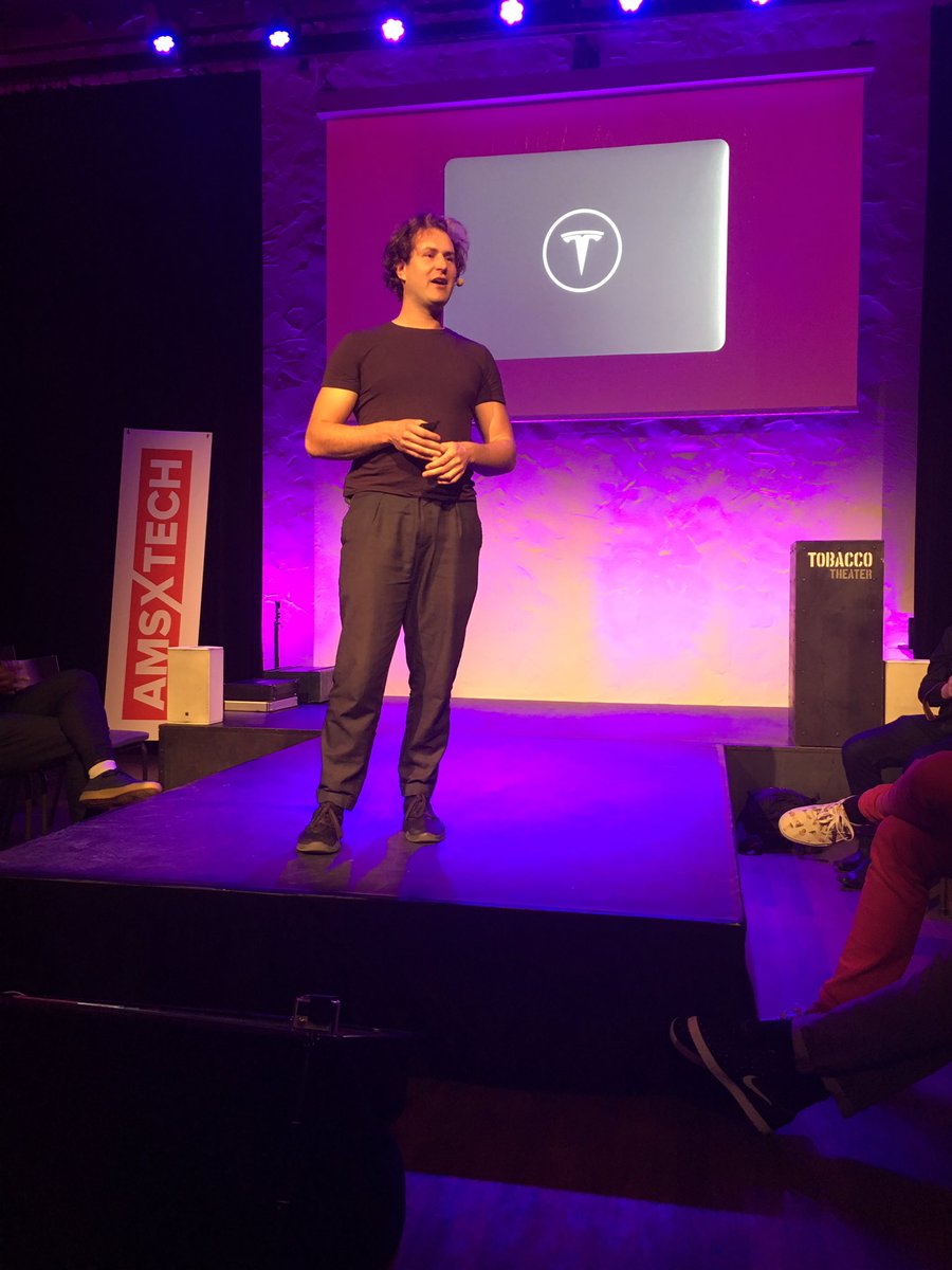 Joueny's tweet photo. @victorvandoorn on The Analog Future Experiment. Oh, and locking us in the room for us to find our way out ourselves. #AMSxTech #Amsterdam https://t.co/WejhPMbLQ5