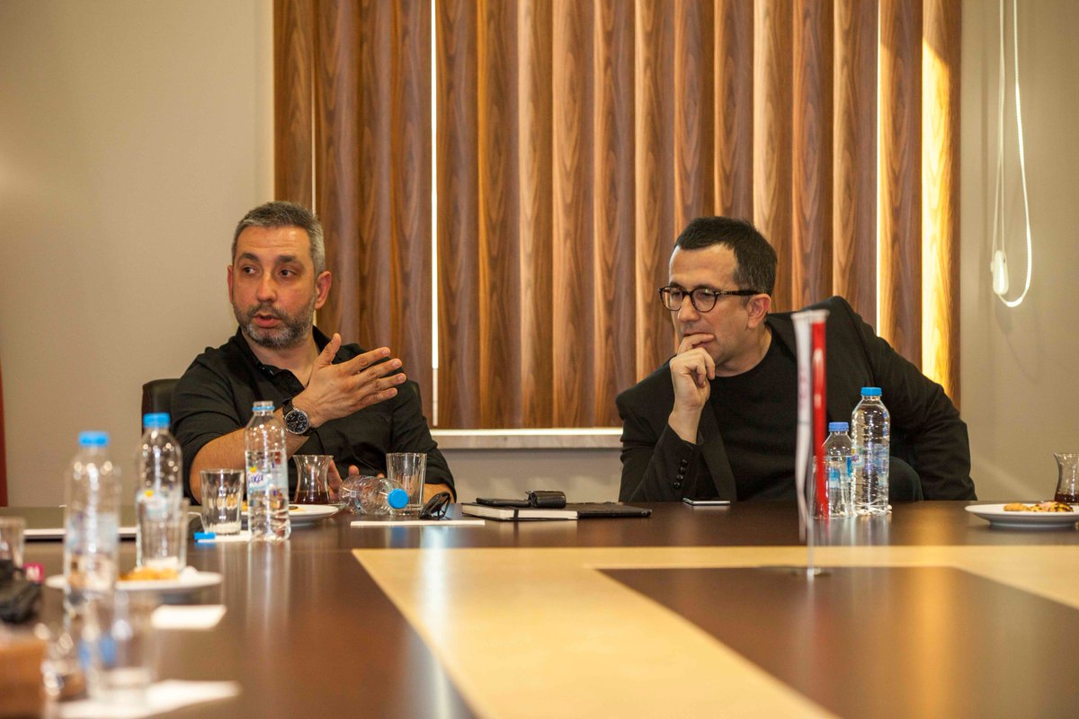 TeamFores's tweet photo. Serter Karataban ve Derin Sarıyer ''Tasarımda Kimlik Arayışı ve Yaratıcı Düşünce'' söyleşisinde öğrencilerle buluştu. @Gedik_Uni https://t.co/hkFTu2OQSs
