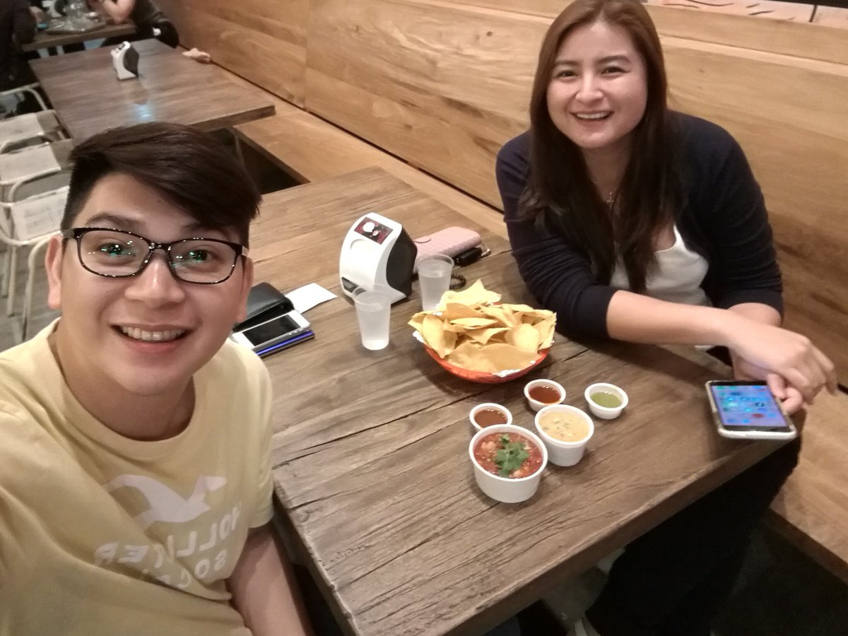 luibalbuena's tweet photo. So we just couldn't let the late night craving go! Hahaha hello guys! Goodnight! ๐
๐ค๐ฝ๐๐ #iluvcebu #redlizardph #theabacagroup #hechoencebu https://t.co/DWQtbxdcJf