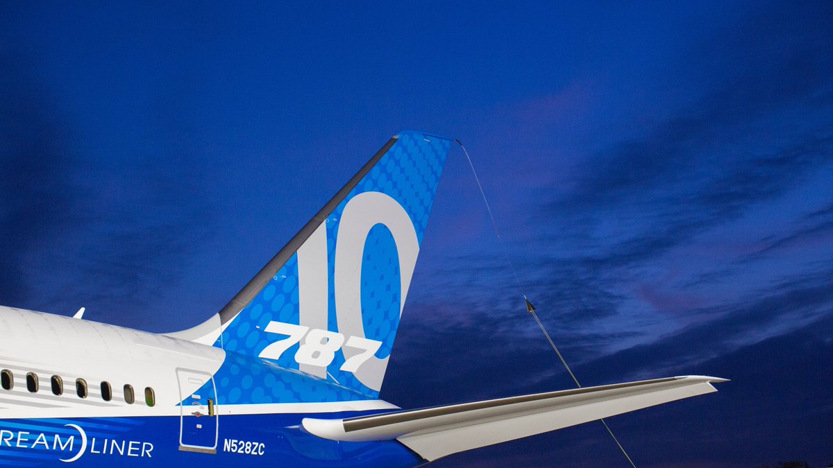 Landing soon! 🛬 Our 787-10 #Dreamliner First Flight is scheduled to land between 2:15-2:30 ET. Tune in LIVE: bit.ly/2nWMVJ8