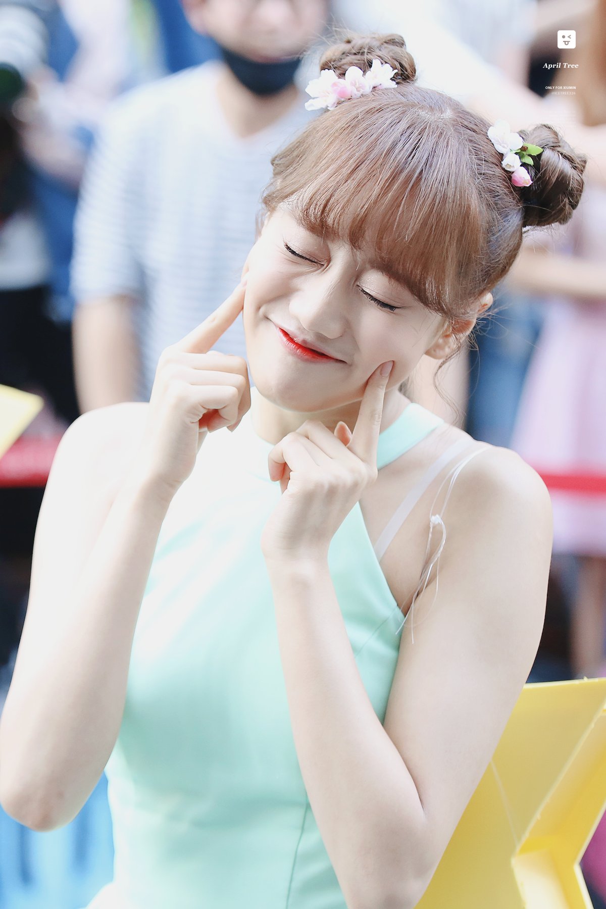 엑소홈마가 찍은 에이프릴 나은인데 정말 휴 넘나 예쁘다 | 인스티즈