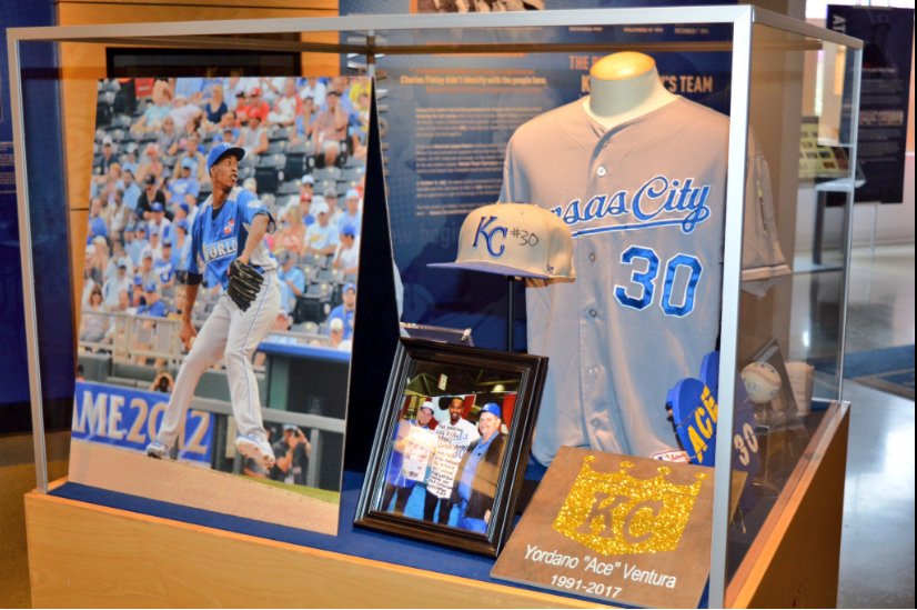 losroyalskc's tweet photo. Un especial tributo para Yordano se encuentra dentro del Salรณn de la Fama de #LosReales. #Ace30 https://t.co/uHcjF3azyX